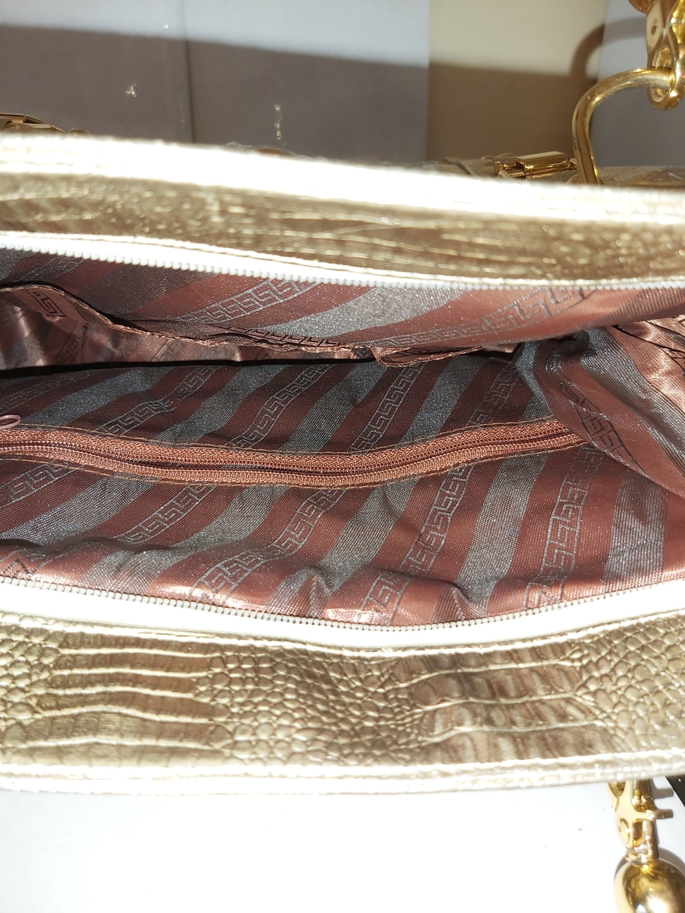 Gold Faux-Croc Satchel Handbag - Unbranded - Picture 9 of 10